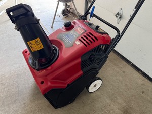 lot 176 image: Toro Snow Blower