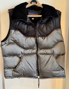 lot 168 image: Jansport Puffer Vest Size Large