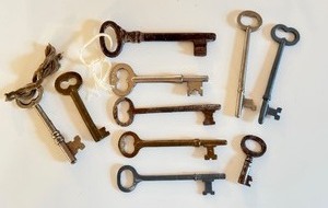 lot 158 image: Assorted Vintage Metal Skeleton Keys