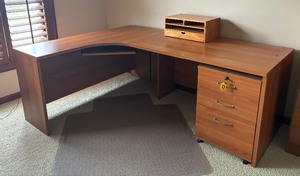 lot 205 image: L Shaped Desk