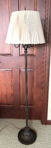 lot 208 image: Vintage Floor Lamp