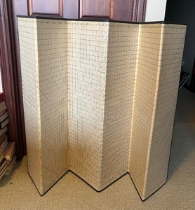 lot 212 image: Singer Cutting Board
