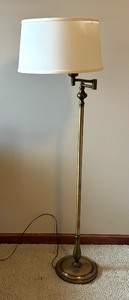 lot 218 image: Vintage Floor Lamp