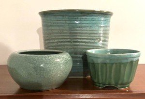 lot 266 image: Three Pretty Planter Pots