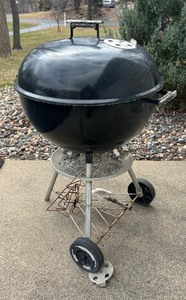 lot 271 image: Weber Grill