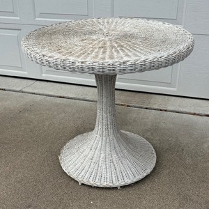lot 273 image: White Wicker Table