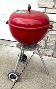 lot 278 image: Weber Charcoal Grill