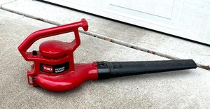 lot 285 image: Toro Blower Model 51586