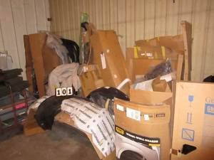 lot 101 image: Misc Fenders-Hoods-Bumpers-Grills-Etc