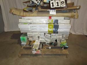 lot 118 image: Pallet of Misc Blinds, Heaters & Misc