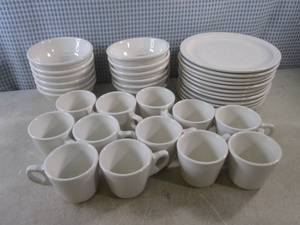 lot 2 image: (EC1) 36pc Vintage Buffalo China US...
