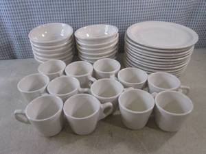 lot 3 image: (EC1) 36pc Vintage Buffalo China US...