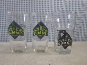 lot 33 image: (FS) 3 Summit Brewing Co. Pint Glas...