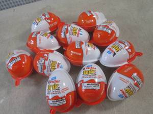 lot 58 image: (B-1) 12 Kinder Joy Treat  Toy Bes...