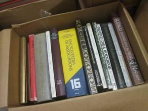 lot 132 image: (EW7) Box Full of Vintage Books...