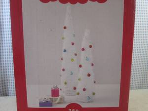 lot 133 image: (CS) Decorated Unlit Tinsel Tree Se...