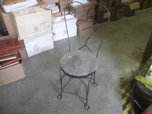 lot 142 image: (EC1) Vintage Metal Ice Cream Parlo...