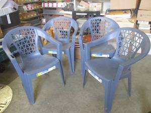 lot 143 image: (BR1) Set of 4 Blue Outdoor Stackab...