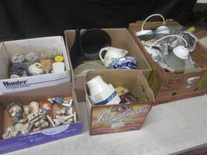 lot 152 image: (G-1) Lot of Misc Including Vintage...