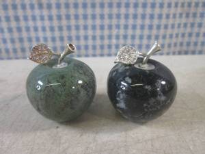 lot 154 image: (CNTR) 2 Polished Moss Agate Apples...