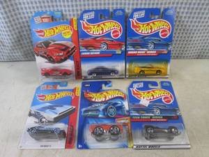 lot 200 image: (BSB) Assorted Hot Wheels in Packag...