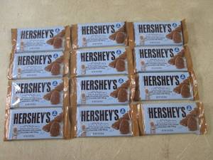 lot 221 image: (B-1) 12 Hersheys Milklicious 2-Ba...