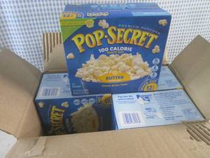 lot 252 image: (C-1) 4 Boxes of Pop-Secret Snack S...