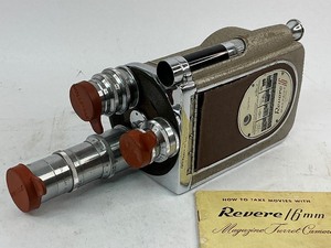 lot 73 image: Vintage Revere 16mm Magazine Turret Camera