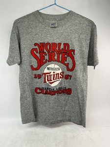 lot 132 image: 1987 World Series Champions Minnesota Twins T-Shirt