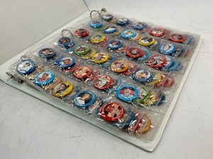 lot 142 image: 1984 Fun Foods Baseball Buttons Complete 133 Button Pinback Set