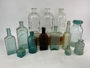 lot 146 image: Antique Bottle Lot