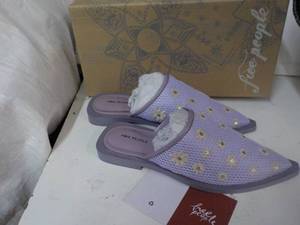 lot 10 image: Free People Size 7.5 Becky Daisy Mu...