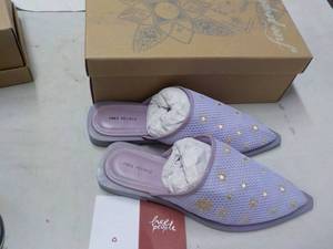 lot 21 image: Free People Size 11 Becky Daisy Mul...