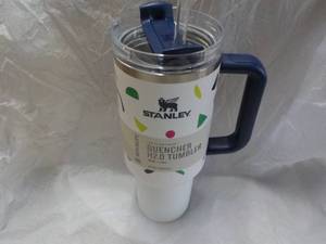 lot 24 image: Stanley 40 oz Stainless Steel Geo S...