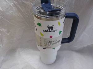 lot 25 image: Stanley 40 oz Stainless Steel Geo S...