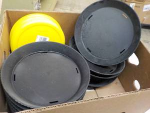 lot 85 image: 11 paper plate Holders and Lids...