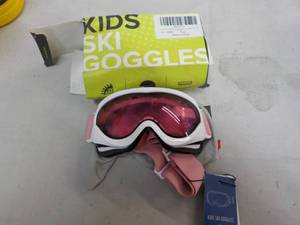 lot 118 image: Kids Ski Googles...