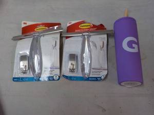 lot 125 image: 2 ct Command Squeegee and Tumbler...