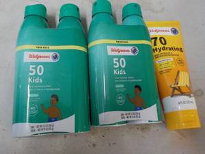 lot 145 image: Walgreens 50 Kids Sunscreen Spray ...