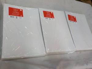 lot 183 image: 30 ct Medium Gift Boxes...