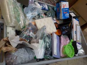lot 185 image: Assortment of New Overstock and Can...