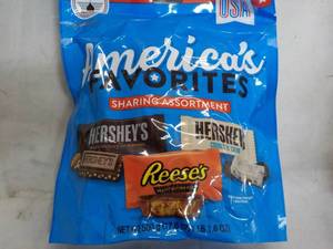lot 208 image: 17.6 oz Bag Americas Favorites Can...