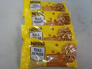 lot 258 image: 4 ct Nestle 11 oz Bags Butterscotch...