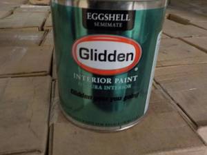lot 272 image: 8 qts Glidden Interior paint- your ...