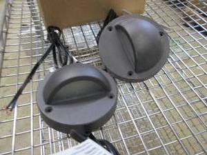 lot 22 image: 6 low voltage deck lights...