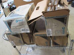 lot 32 image: 6 packages of 6 lithonia lighting 5...