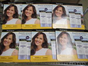lot 104 image: 6 packages of 2 neutrogena ultra sh...