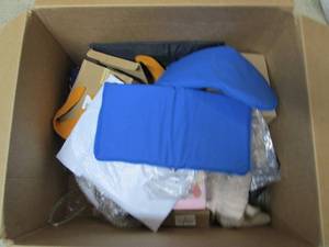 lot 215 image: box of pet items...