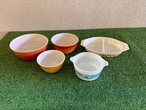Pyrex Bowls