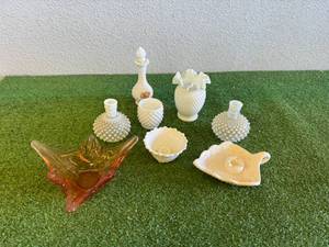 lot 13 image: Milk Glass & Colored Glass Bowl